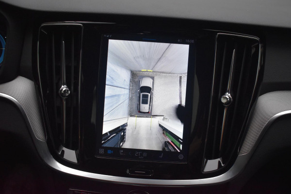 Volvo V60 T6 350PK Automaat Plug-in hybrid AWD Plus Dark Volvo V60 T6 350PK Automaat Plug-in hybrid AWD Plus Dark