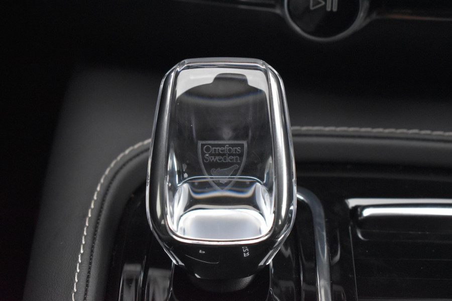 Volvo V60 T6 350PK Automaat Plug-in hybrid AWD Plus Dark Volvo V60 T6 350PK Automaat Plug-in hybrid AWD Plus Dark