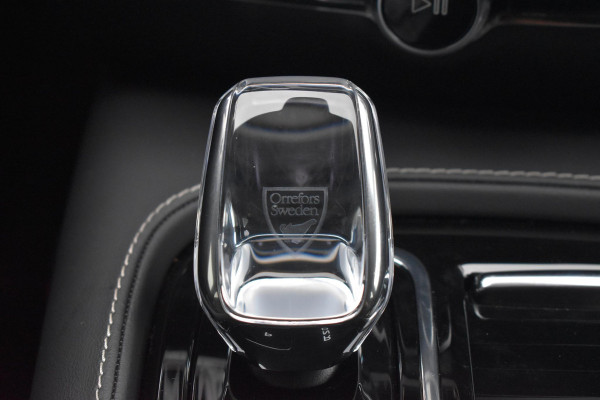 Volvo V60 T6 350PK Automaat Plug-in hybrid AWD Plus Dark Volvo V60 T6 350PK Automaat Plug-in hybrid AWD Plus Dark