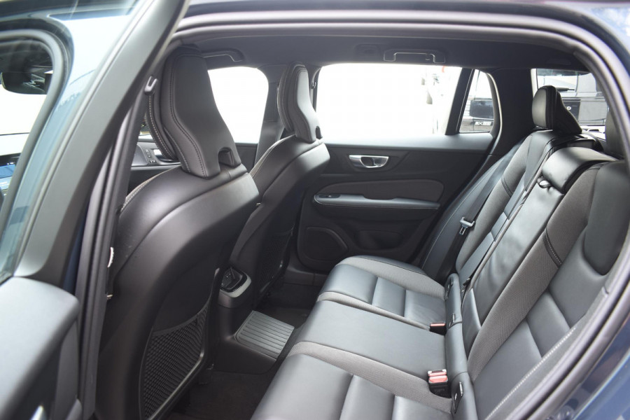 Volvo V60 T6 350PK Automaat Plug-in hybrid AWD Plus Dark Volvo V60 T6 350PK Automaat Plug-in hybrid AWD Plus Dark