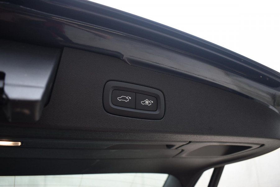 Volvo V60 T6 350PK Automaat Plug-in hybrid AWD Plus Dark Volvo V60 T6 350PK Automaat Plug-in hybrid AWD Plus Dark