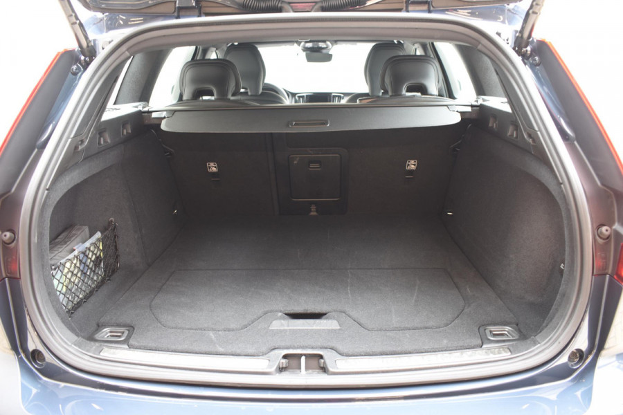 Volvo V60 T6 350PK Automaat Plug-in hybrid AWD Plus Dark Volvo V60 T6 350PK Automaat Plug-in hybrid AWD Plus Dark