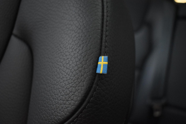 Volvo XC60 T6 350PK Automaat Plug-in Hybrid AWD Plus Dark