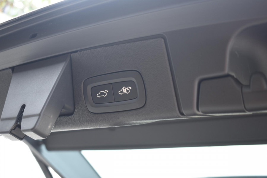 Volvo XC60 T6 350PK Automaat Plug-in Hybrid AWD Plus Dark