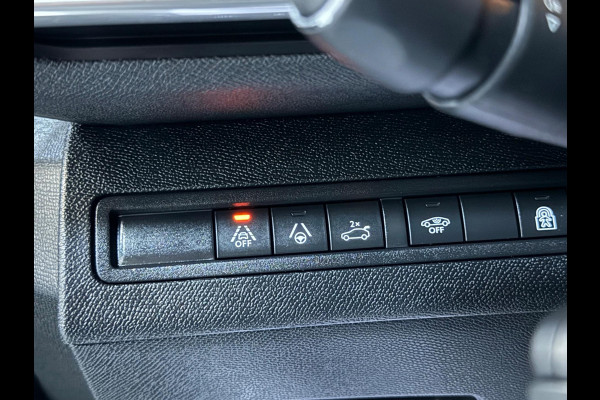 Peugeot 5008 1.2 PureTech GT-Line 7p. Garantie Trekhaak 360 Camera StoelVW Blindspot Elek Achterklep ACC Clima Navi Led Rijklaar Peugeot 5008 1.2 PureTech GT-Line 7p. Garantie Trekhaak 360 Camera StoelVW Blindspot Elek Achterklep ACC Clima Navi Led Rijklaar