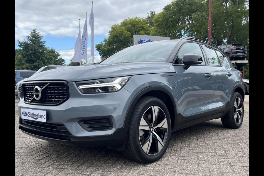 Volvo XC40 1.5 T5 Recharge R-Design 262pk | ZUID | Parking pack | 1.800 Kg trekgewicht Volvo XC40 1.5 T5 Recharge R-Design 262pk | ZUID | Parking pack | 1.800 Kg trekgewicht