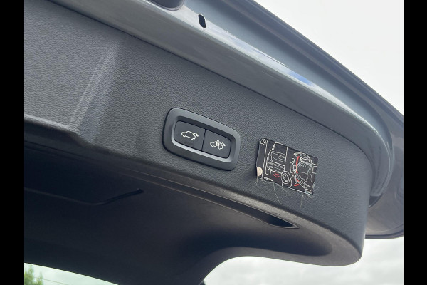 Volvo XC40 1.5 T5 Recharge R-Design 262pk | ZUID | Parking pack | 1.800 Kg trekgewicht Volvo XC40 1.5 T5 Recharge R-Design 262pk | ZUID | Parking pack | 1.800 Kg trekgewicht