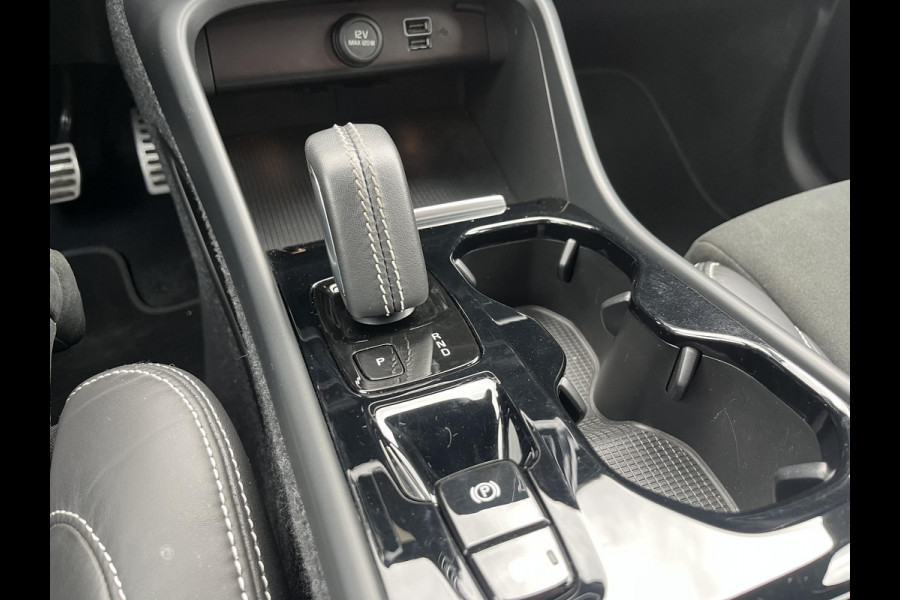 Volvo XC40 1.5 T5 Recharge R-Design 262pk | ZUID | Parking pack | 1.800 Kg trekgewicht Volvo XC40 1.5 T5 Recharge R-Design 262pk | ZUID | Parking pack | 1.800 Kg trekgewicht