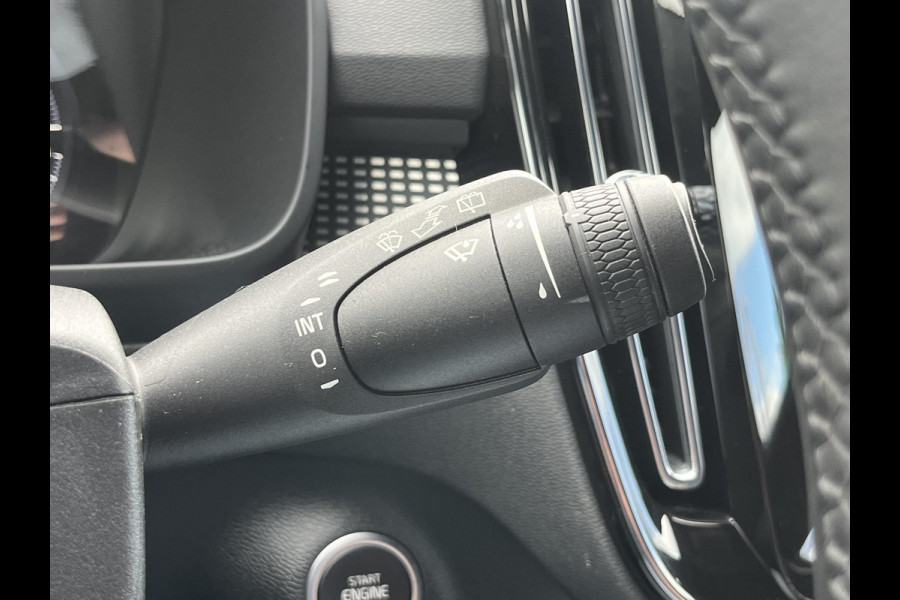 Volvo XC40 1.5 T5 Recharge R-Design 262pk | ZUID | Parking pack | 1.800 Kg trekgewicht Volvo XC40 1.5 T5 Recharge R-Design 262pk | ZUID | Parking pack | 1.800 Kg trekgewicht