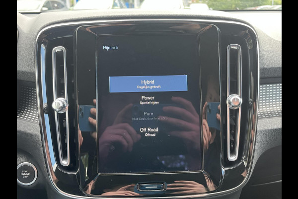 Volvo XC40 1.5 T5 Recharge R-Design 262pk | ZUID | Parking pack | 1.800 Kg trekgewicht Volvo XC40 1.5 T5 Recharge R-Design 262pk | ZUID | Parking pack | 1.800 Kg trekgewicht
