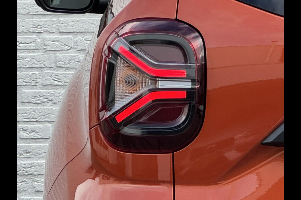 Dacia Duster 1.3 TCe Prestige Achteruitrijcamera Cruisecontrol Climatecontrol LED Apple / Android all-season banden Dodehoek Dacia Duster 1.3 TCe Prestige Achteruitrijcamera Cruisecontrol Climatecontrol LED Apple / Android all-season banden Dodehoek