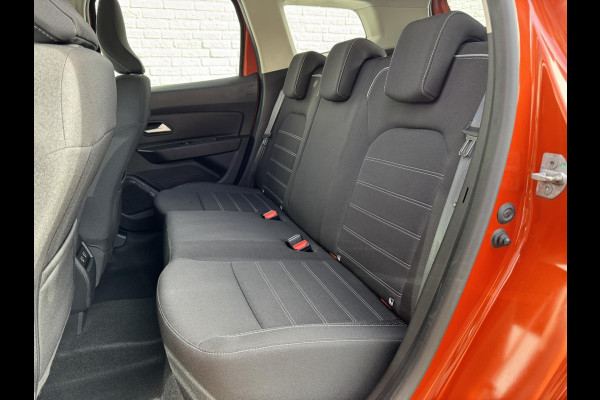 Dacia Duster 1.3 TCe Prestige Achteruitrijcamera Cruisecontrol Climatecontrol LED Apple / Android all-season banden Dodehoek Dacia Duster 1.3 TCe Prestige Achteruitrijcamera Cruisecontrol Climatecontrol LED Apple / Android all-season banden Dodehoek