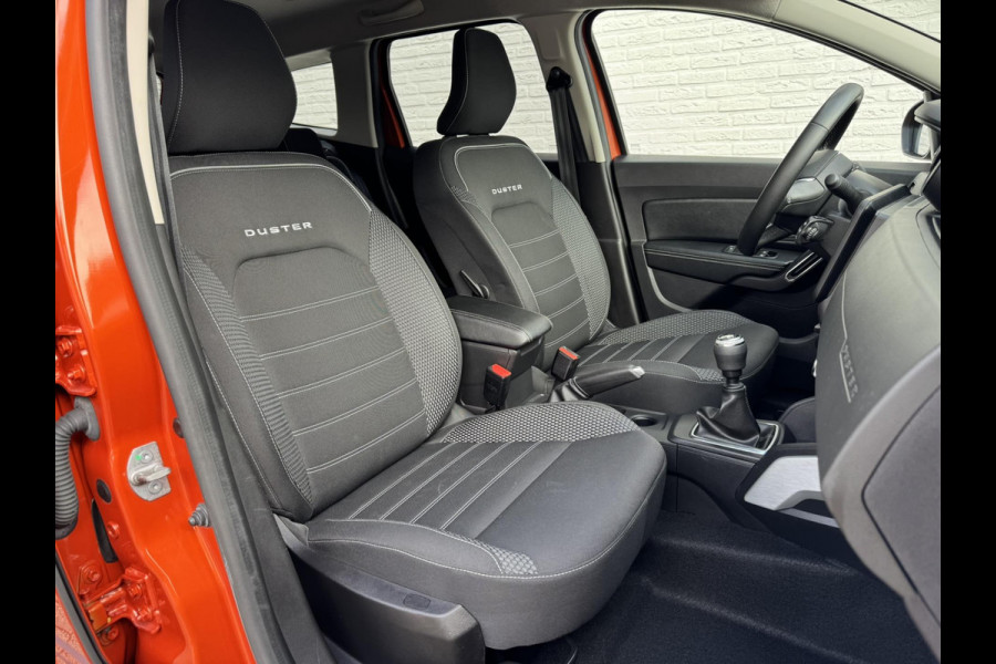 Dacia Duster 1.3 TCe Prestige Achteruitrijcamera Cruisecontrol Climatecontrol LED Apple / Android all-season banden Dodehoek Dacia Duster 1.3 TCe Prestige Achteruitrijcamera Cruisecontrol Climatecontrol LED Apple / Android all-season banden Dodehoek