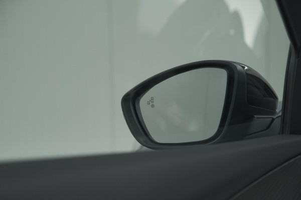 Peugeot 2008 PureTech 130 EAT8 GT | 360 Camera | Stoelmassage | Adaptieve Cruise Control | Dodehoekdetectie Peugeot 2008 PureTech 130 EAT8 GT | 360 Camera | Stoelmassage | Adaptieve Cruise Control | Dodehoekdetectie