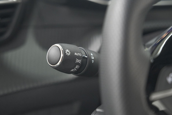 Peugeot 2008 PureTech 130 EAT8 GT | 360 Camera | Stoelmassage | Adaptieve Cruise Control | Dodehoekdetectie Peugeot 2008 PureTech 130 EAT8 GT | 360 Camera | Stoelmassage | Adaptieve Cruise Control | Dodehoekdetectie