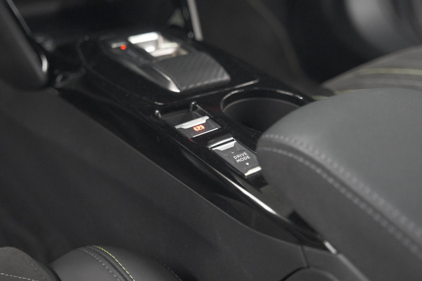 Peugeot 2008 PureTech 130 EAT8 GT | 360 Camera | Stoelmassage | Adaptieve Cruise Control | Dodehoekdetectie Peugeot 2008 PureTech 130 EAT8 GT | 360 Camera | Stoelmassage | Adaptieve Cruise Control | Dodehoekdetectie