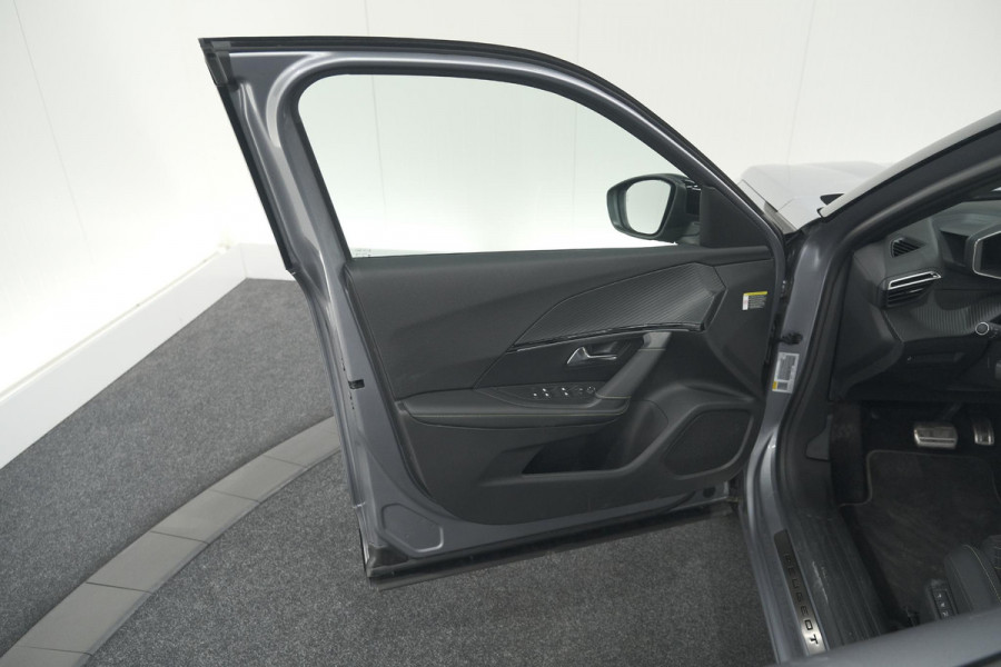 Peugeot 2008 PureTech 130 EAT8 GT | 360 Camera | Stoelmassage | Adaptieve Cruise Control | Dodehoekdetectie Peugeot 2008 PureTech 130 EAT8 GT | 360 Camera | Stoelmassage | Adaptieve Cruise Control | Dodehoekdetectie