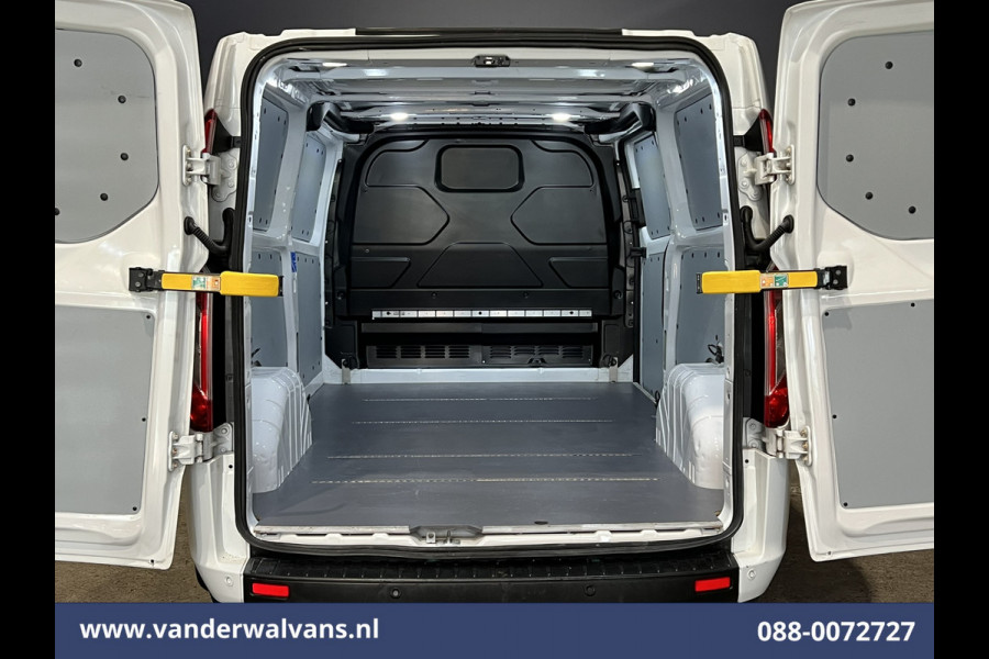 Ford Transit Custom 2.0 TDCI L2H1 Euro6 Airco | Camera | Navigatie | LED | Android Auto | Cruisecontrol | Stoelverwarming 2800kg trekvermogen, Verwarmde voorruit, Parkeersensoren, Bijrijdersbank