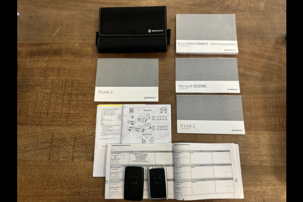 Renault Grand Scénic 1.3 TCe Limited 7-Persoons Navi, Trekhaak, 1e Eigenaar Renault Grand Scénic 1.3 TCe Limited 7-Persoons Navi, Trekhaak, 1e Eigenaar