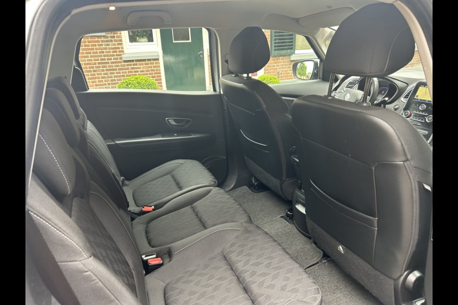 Renault Grand Scénic 1.3 TCe Limited 7-Persoons Navi, Trekhaak, 1e Eigenaar Renault Grand Scénic 1.3 TCe Limited 7-Persoons Navi, Trekhaak, 1e Eigenaar