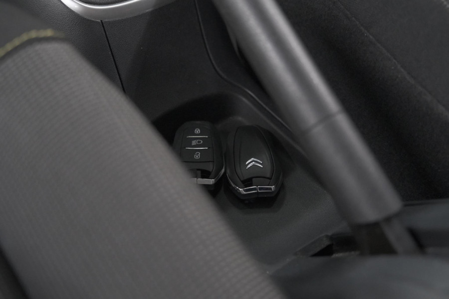Citroën C3 PureTech 110 Max | Keyless entry/start | Camera | Navigatie | Parkeersensoren | Apple Carplay Citroën C3 PureTech 110 Max | Keyless entry/start | Camera | Navigatie | Parkeersensoren | Apple Carplay