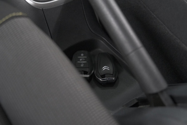 Citroën C3 PureTech 110 Max | Keyless entry/start | Camera | Navigatie | Parkeersensoren | Apple Carplay Citroën C3 PureTech 110 Max | Keyless entry/start | Camera | Navigatie | Parkeersensoren | Apple Carplay