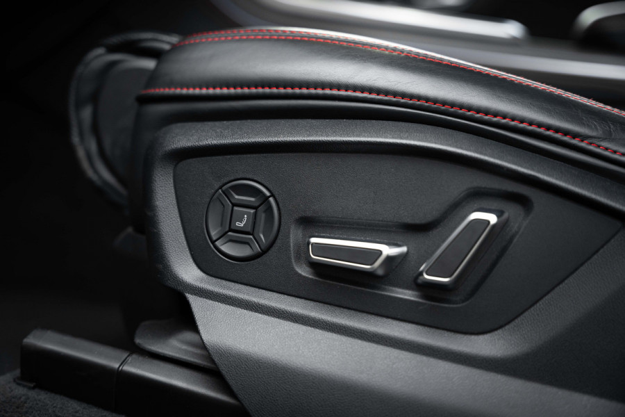Audi RSQ8 4.0 TFSI quattro - RS Dynamic + | Design Pakket | Panorama | B&O | Elek. Trekhaak Audi RSQ8 4.0 TFSI quattro - RS Dynamic + | Design Pakket | Panorama | B&O | Elek. Trekhaak