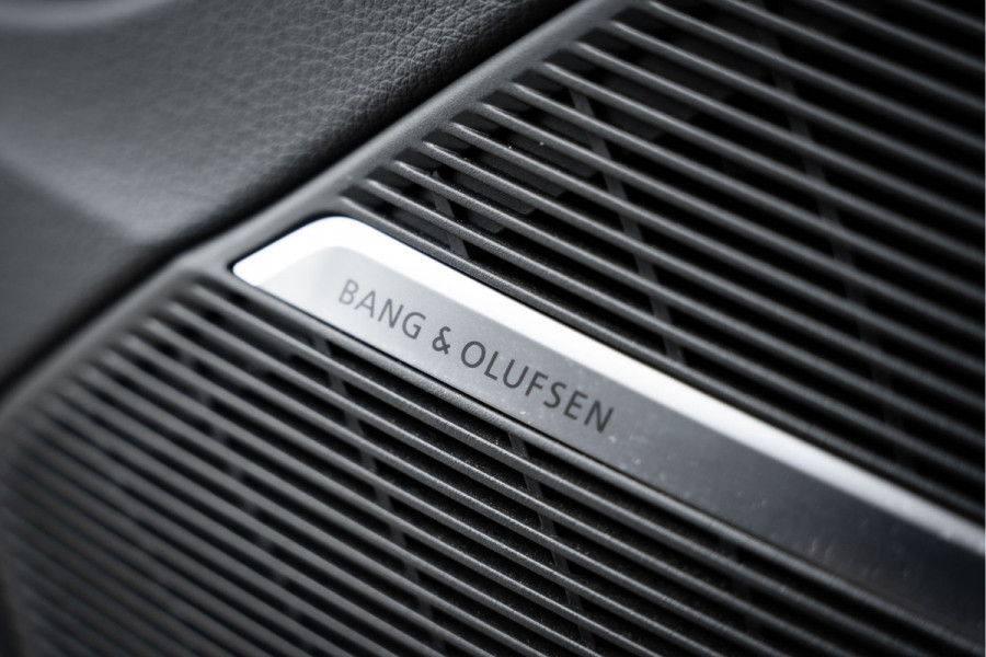 Audi RSQ8 4.0 TFSI quattro - RS Dynamic + | Design Pakket | Panorama | B&O | Elek. Trekhaak Audi RSQ8 4.0 TFSI quattro - RS Dynamic + | Design Pakket | Panorama | B&O | Elek. Trekhaak