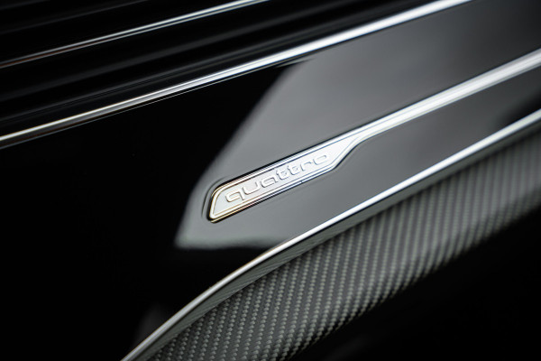 Audi RSQ8 4.0 TFSI quattro - RS Dynamic + | Design Pakket | Panorama | B&O | Elek. Trekhaak Audi RSQ8 4.0 TFSI quattro - RS Dynamic + | Design Pakket | Panorama | B&O | Elek. Trekhaak