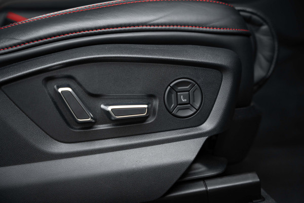 Audi RSQ8 4.0 TFSI quattro - RS Dynamic + | Design Pakket | Panorama | B&O | Elek. Trekhaak Audi RSQ8 4.0 TFSI quattro - RS Dynamic + | Design Pakket | Panorama | B&O | Elek. Trekhaak