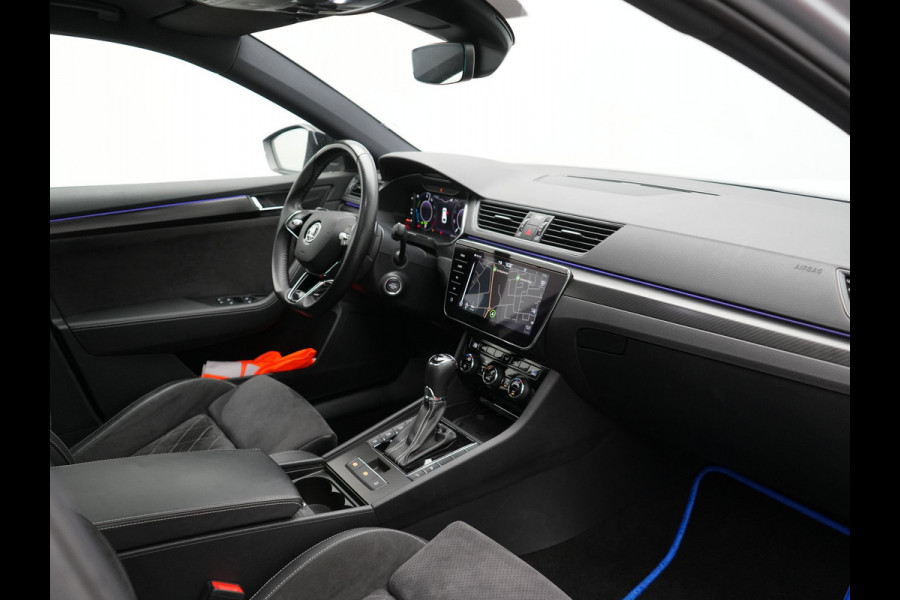 Škoda Superb Combi 1.4 TSI iV Sportline Plug In Hybrid 218pk Dealer O.H PHEV | Trekhaak Af Fabriek | Panodak | Adaptive Cruise | Camera | Alcantara Sportstoelen Memory & Verwarmd | Apple Carplay | Navigatie | Crystal LED | Sportstuur Vewarmd | Virtual | DAB |