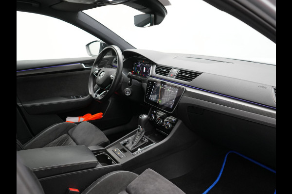 Škoda Superb Combi 1.4 TSI iV Sportline Plug In Hybrid 218pk Dealer O.H PHEV | Trekhaak Af Fabriek | Panodak | Adaptive Cruise | Camera | Alcantara Sportstoelen Memory & Verwarmd | Apple Carplay | Navigatie | Crystal LED | Sportstuur Vewarmd | Virtual | DAB |
