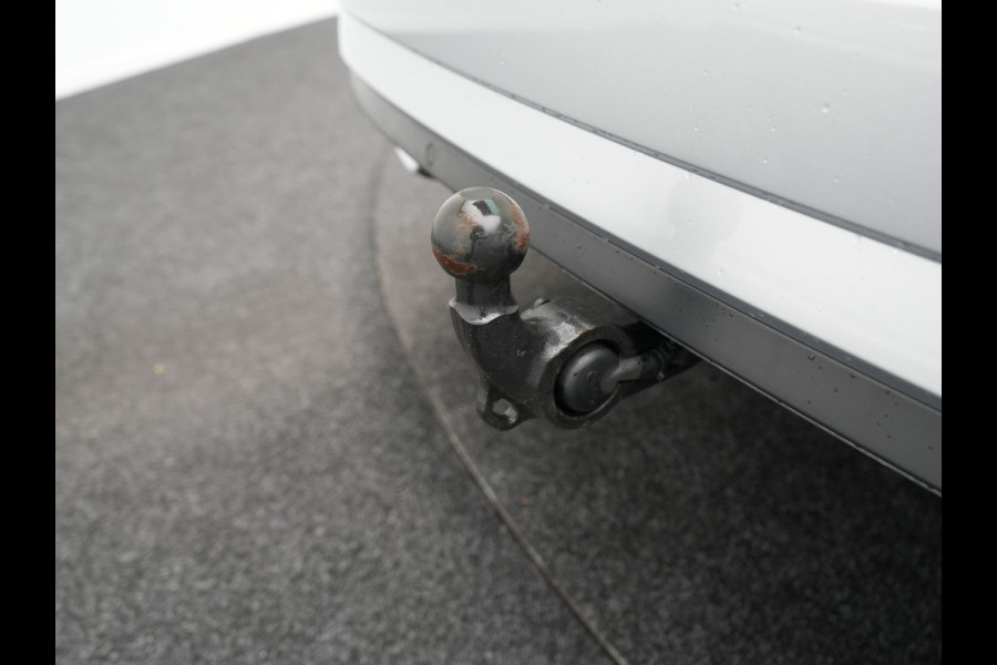 Škoda Superb Combi 1.4 TSI iV Sportline Plug In Hybrid 218pk Dealer O.H PHEV | Trekhaak Af Fabriek | Panodak | Adaptive Cruise | Camera | Alcantara Sportstoelen Memory & Verwarmd | Apple Carplay | Navigatie | Crystal LED | Sportstuur Vewarmd | Virtual | DAB |