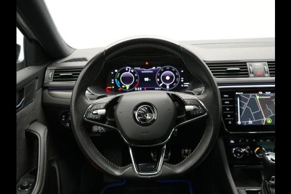 Škoda Superb Combi 1.4 TSI iV Sportline Plug In Hybrid 218pk Dealer O.H PHEV | Trekhaak Af Fabriek | Panodak | Adaptive Cruise | Camera | Alcantara Sportstoelen Memory & Verwarmd | Apple Carplay | Navigatie | Crystal LED | Sportstuur Vewarmd | Virtual | DAB |