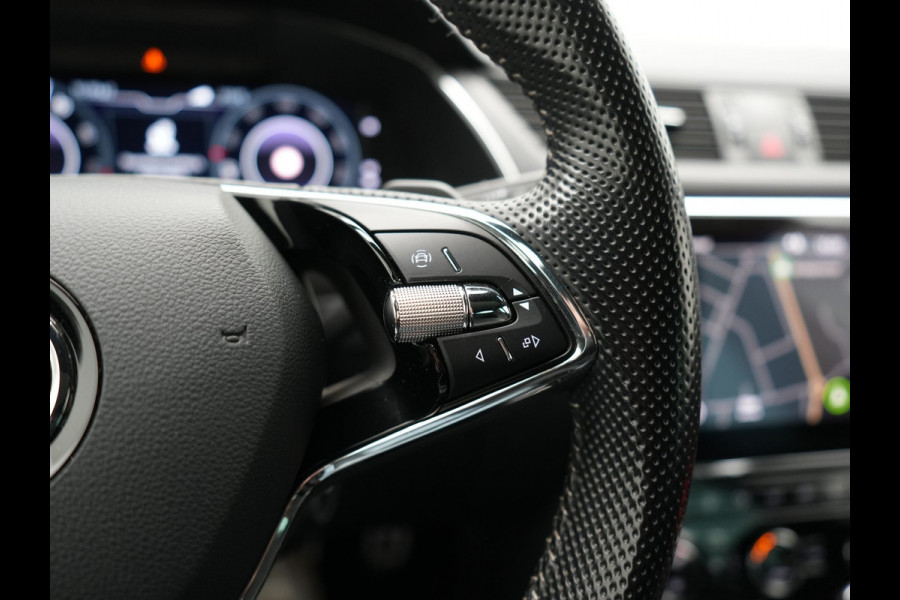 Škoda Superb Combi 1.4 TSI iV Sportline Plug In Hybrid 218pk Dealer O.H PHEV | Trekhaak Af Fabriek | Panodak | Adaptive Cruise | Camera | Alcantara Sportstoelen Memory & Verwarmd | Apple Carplay | Navigatie | Crystal LED | Sportstuur Vewarmd | Virtual | DAB |