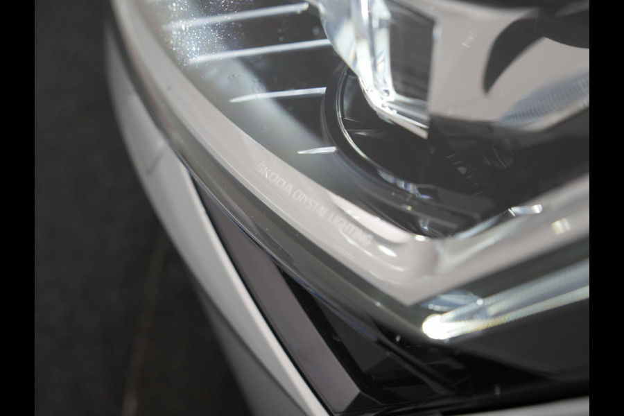 Škoda Superb Combi 1.4 TSI iV Sportline Plug In Hybrid 218pk Dealer O.H PHEV | Trekhaak Af Fabriek | Panodak | Adaptive Cruise | Camera | Alcantara Sportstoelen Memory & Verwarmd | Apple Carplay | Navigatie | Crystal LED | Sportstuur Vewarmd | Virtual | DAB |