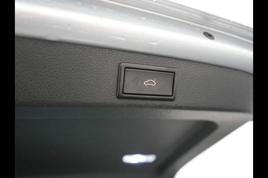 Škoda Superb Combi 1.4 TSI iV Sportline Plug In Hybrid 218pk Dealer O.H PHEV | Trekhaak Af Fabriek | Panodak | Adaptive Cruise | Camera | Alcantara Sportstoelen Memory & Verwarmd | Apple Carplay | Navigatie | Crystal LED | Sportstuur Vewarmd | Virtual | DAB |