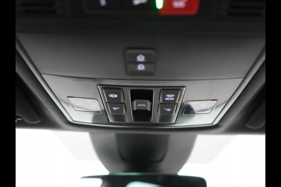 Škoda Superb Combi 1.4 TSI iV Sportline Plug In Hybrid 218pk Dealer O.H PHEV | Trekhaak Af Fabriek | Panodak | Adaptive Cruise | Camera | Alcantara Sportstoelen Memory & Verwarmd | Apple Carplay | Navigatie | Crystal LED | Sportstuur Vewarmd | Virtual | DAB |