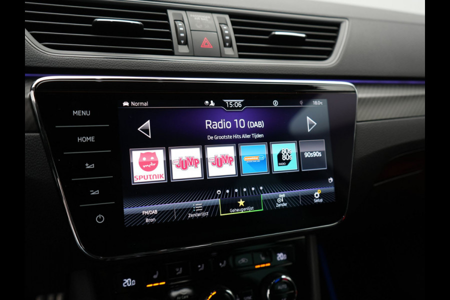 Škoda Superb Combi 1.4 TSI iV Sportline Plug In Hybrid 218pk Dealer O.H PHEV | Trekhaak Af Fabriek | Panodak | Adaptive Cruise | Camera | Alcantara Sportstoelen Memory & Verwarmd | Apple Carplay | Navigatie | Crystal LED | Sportstuur Vewarmd | Virtual | DAB |