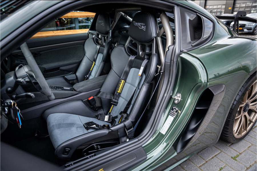 Porsche 718 GT4 RS - Origineel NL | 3 jaar Porsche Approved | Volledig XPEL | Weissach | Oakgreenmetallic | Keramisch | Carbon | Sport Chrono + Porsche 718 GT4 RS - Origineel NL | 3 jaar Porsche Approved | Volledig XPEL | Weissach | Oakgreenmetallic | Keramisch | Carbon | Sport Chrono +