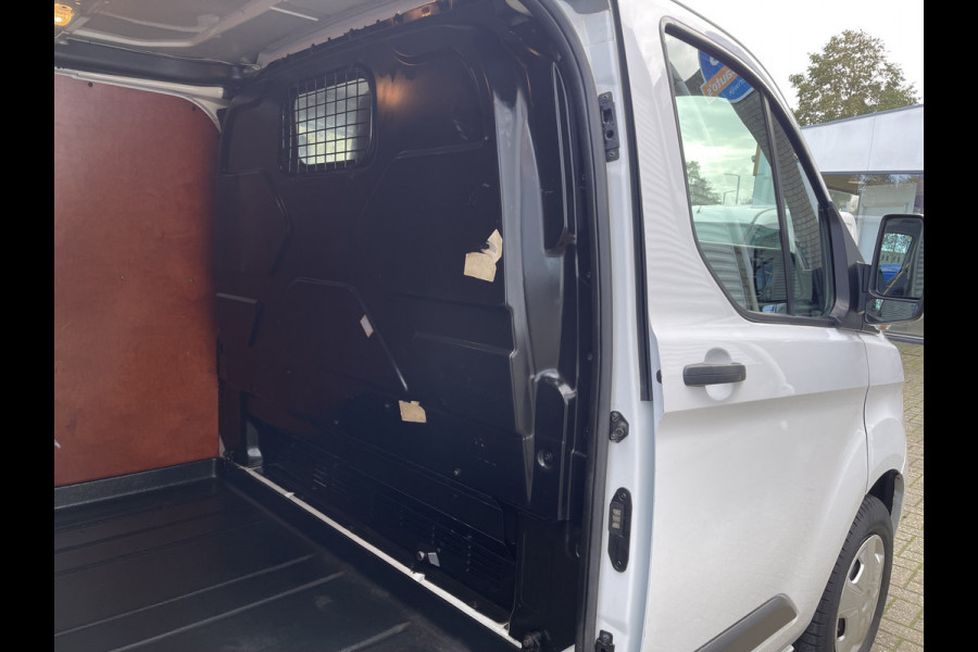 Ford Transit Custom 300 2.0 TDCI 130pk L2H1 Trend / vaste prijs rijklaar € 14.950 ex btw / euro 6 / bpm vrij / lease vanaf € 252 / airco / cruise / navi / camera / trekhaak 2700 kg ! Ford Transit Custom 300 2.0 TDCI 130pk L2H1 Trend / vaste prijs rijklaar € 14.950 ex btw / euro 6 / bpm vrij / lease vanaf € 252 / airco / cruise / navi / camera / trekhaak 2700 kg !