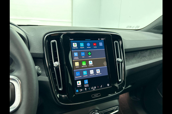 Volvo XC40 Recharge Plus 70 kWh | Navigatie | Apple Carplay/Android Auto | Climate control | Camera | Led | Parkeer sensoren | Virtual Cockpit | Cruise Control | 19"Lichtmetalen velgen | Sportstoelen