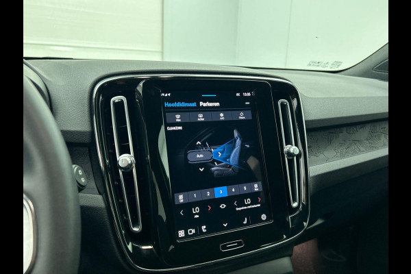 Volvo XC40 Recharge Plus 70 kWh | Navigatie | Apple Carplay/Android Auto | Climate control | Camera | Led | Parkeer sensoren | Virtual Cockpit | Cruise Control | 19"Lichtmetalen velgen | Sportstoelen