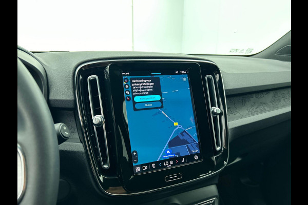 Volvo XC40 Recharge Plus 70 kWh | Navigatie | Apple Carplay/Android Auto | Climate control | Camera | Led | Parkeer sensoren | Virtual Cockpit | Cruise Control | 19"Lichtmetalen velgen | Sportstoelen