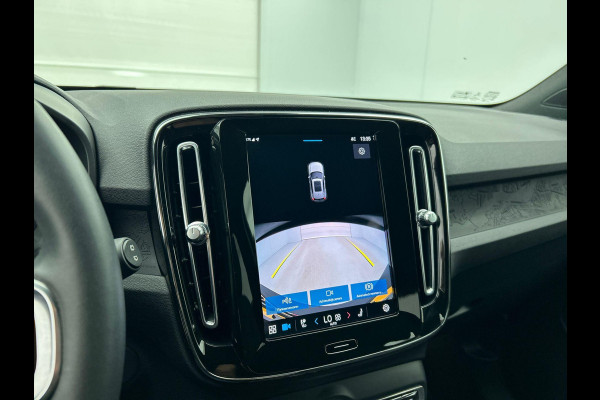 Volvo XC40 Recharge Plus 70 kWh | Navigatie | Apple Carplay/Android Auto | Climate control | Camera | Led | Parkeer sensoren | Virtual Cockpit | Cruise Control | 19"Lichtmetalen velgen | Sportstoelen