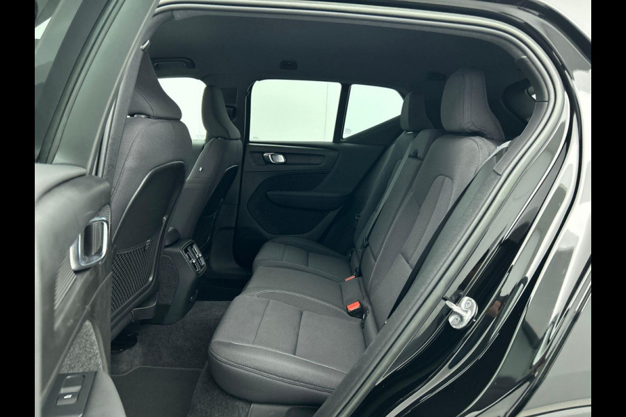 Volvo XC40 Recharge Plus 70 kWh | Navigatie | Apple Carplay/Android Auto | Climate control | Camera | Led | Parkeer sensoren | Virtual Cockpit | Cruise Control | 19"Lichtmetalen velgen | Sportstoelen