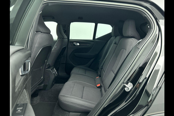Volvo XC40 Recharge Plus 70 kWh | Navigatie | Apple Carplay/Android Auto | Climate control | Camera | Led | Parkeer sensoren | Virtual Cockpit | Cruise Control | 19"Lichtmetalen velgen | Sportstoelen