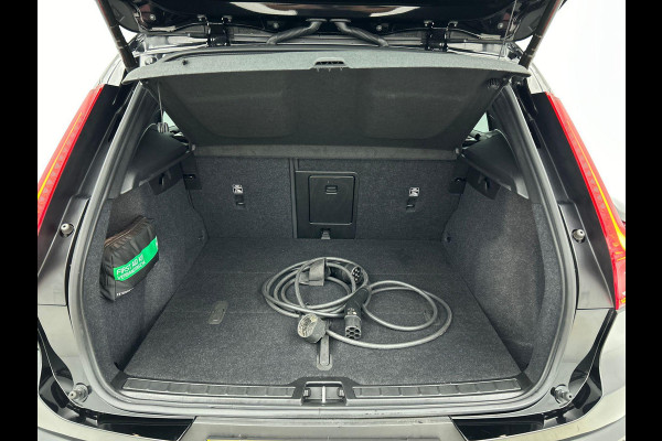 Volvo XC40 Recharge Plus 70 kWh | Navigatie | Apple Carplay/Android Auto | Climate control | Camera | Led | Parkeer sensoren | Virtual Cockpit | Cruise Control | 19"Lichtmetalen velgen | Sportstoelen