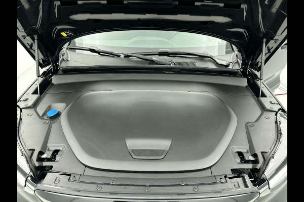 Volvo XC40 Recharge Plus 70 kWh | Navigatie | Apple Carplay/Android Auto | Climate control | Camera | Led | Parkeer sensoren | Virtual Cockpit | Cruise Control | 19"Lichtmetalen velgen | Sportstoelen