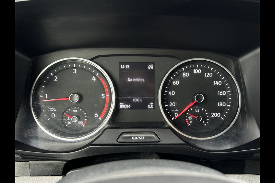 Volkswagen Crafter 35 2.0 102 PK / PICK UP / 89.094 KM !! / 1e EIGENAAR / 2.5 TONS TREKHAAK / AIRCO / CRUISE / BLUETOOTH / 3-ZITS Volkswagen Crafter 35 2.0 102 PK / PICK UP / 89.094 KM !! / 1e EIGENAAR / 2.5 TONS TREKHAAK / AIRCO / CRUISE / BLUETOOTH / 3-ZITS